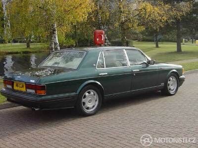 Elegantní zadek Bentley Turbo R